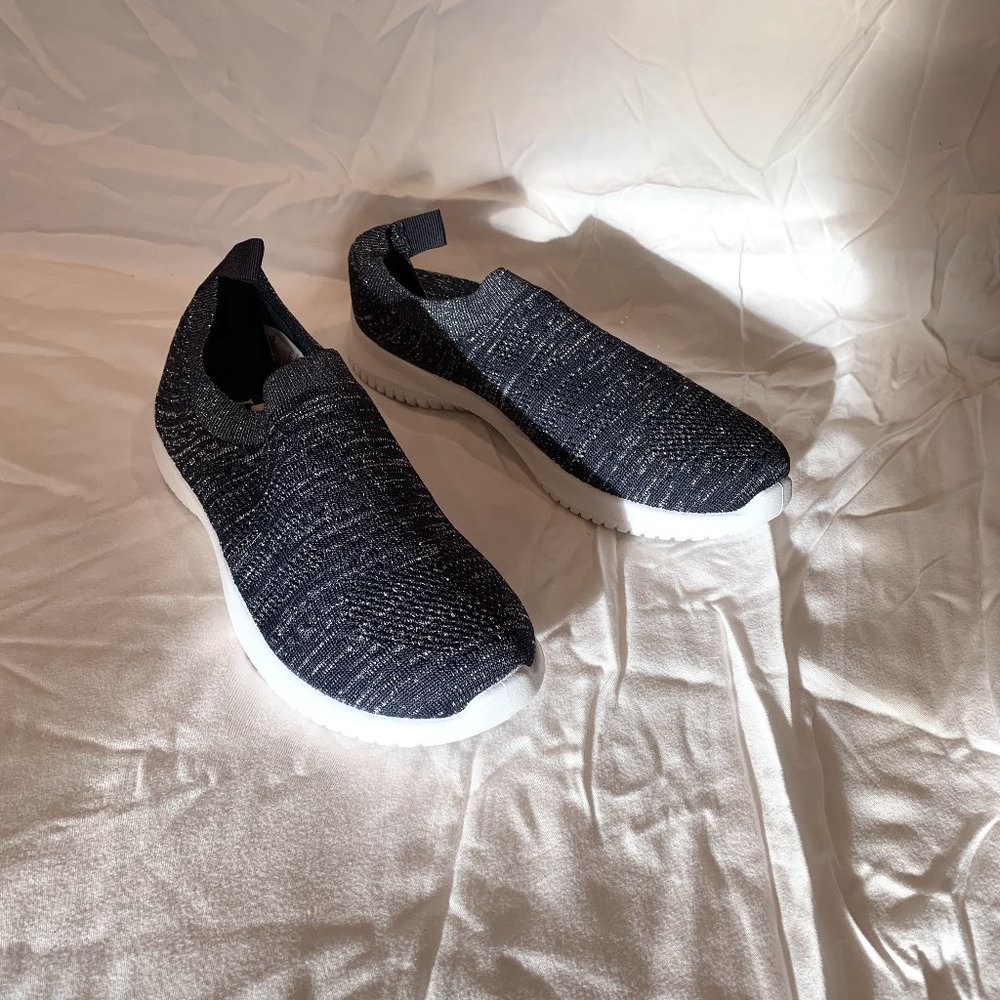 H2K sz 9 Navy Sparkle Fancy slip on sneakers NEW